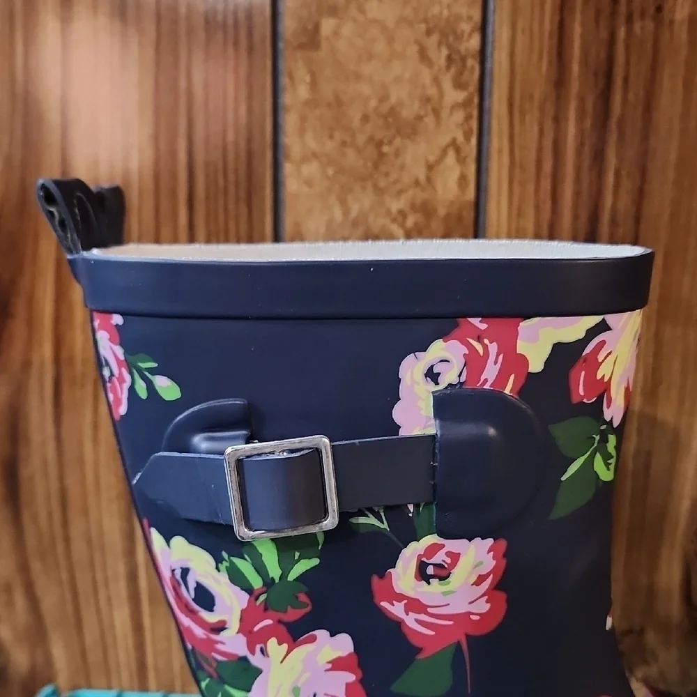 Navy Floral Rain Boots with Insulated Lining and Non-Slip Soles